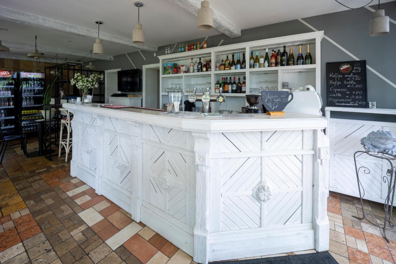 Guest House Nicava Bernāti Εξωτερικό φωτογραφία